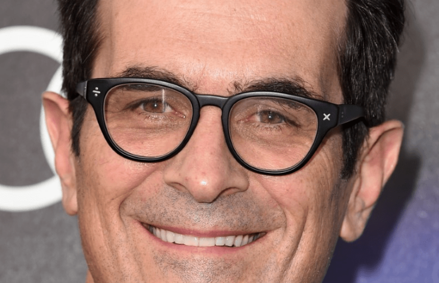 Headshot of Ty Burrell